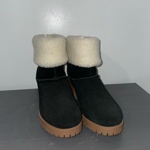 Size 7 black fuzzy ankle boots